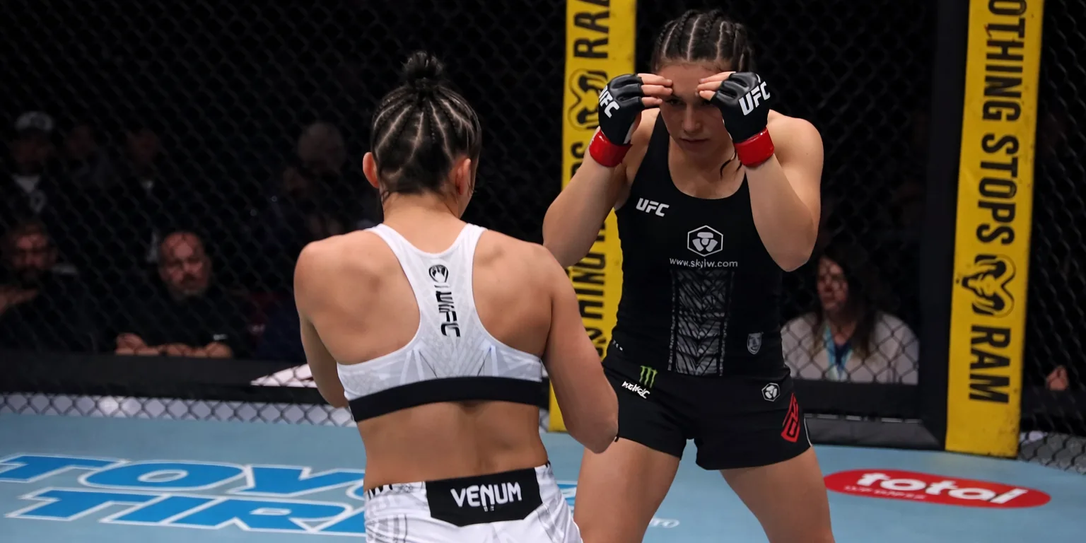 Zawodniczki MMA w akcji ringowej
